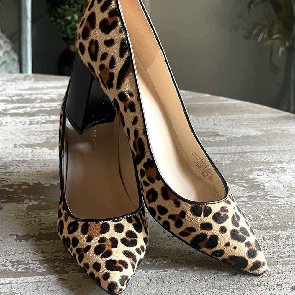 Marc Fisher pumps. Size 6. Like new.